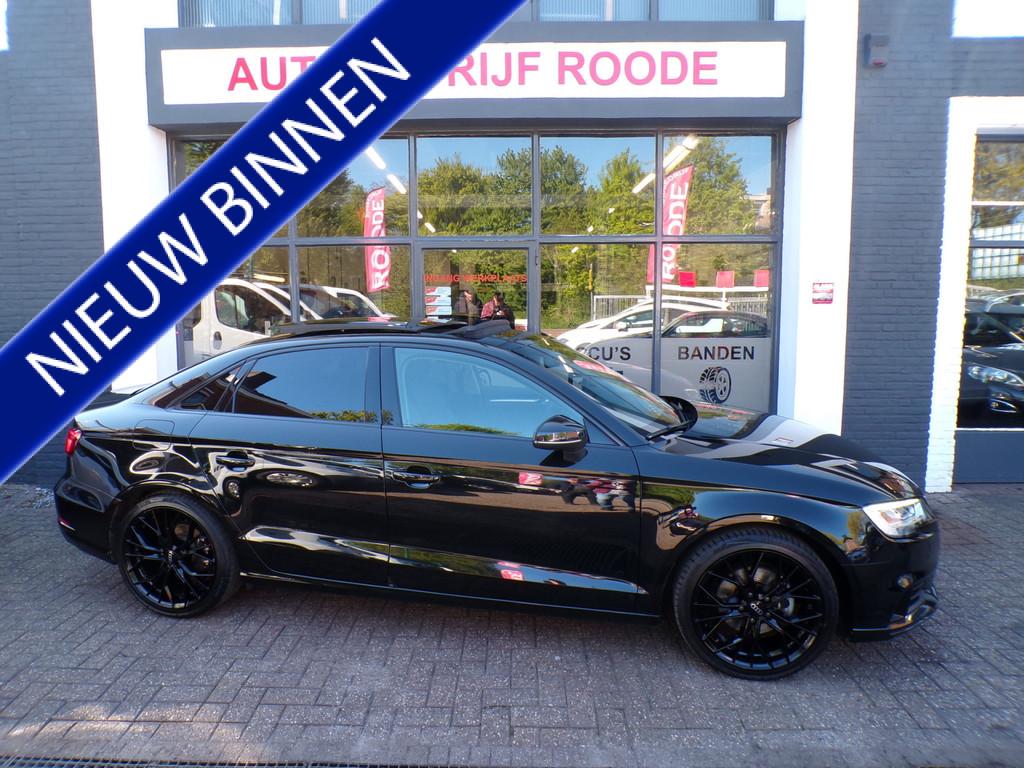 Audi A3 Limousine 35 TFSI CoD Automaat Black Edition PANORAM, Auto's, Euro 6, 4 cilinders, 150 pk, Zwart