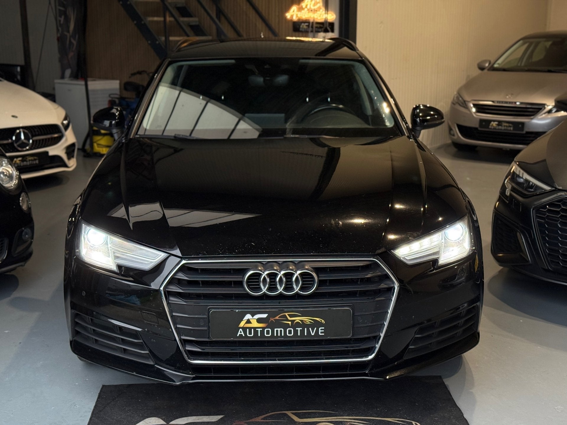 Audi A4 Avant 2.0 TDI Pro Line Automaat/Xenon, Auto's, Euro 6, 4 cilinders, 150 pk, A4