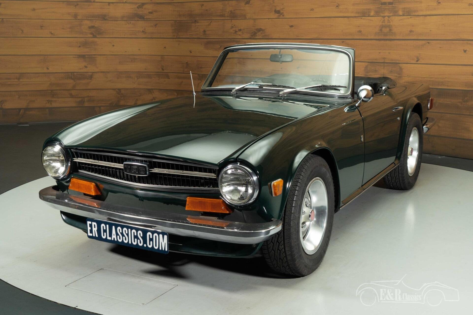 Triumph TR6 Cabriolet | 1973, Achterwielaandrijving, Zwart, Cabriolet, Triumph