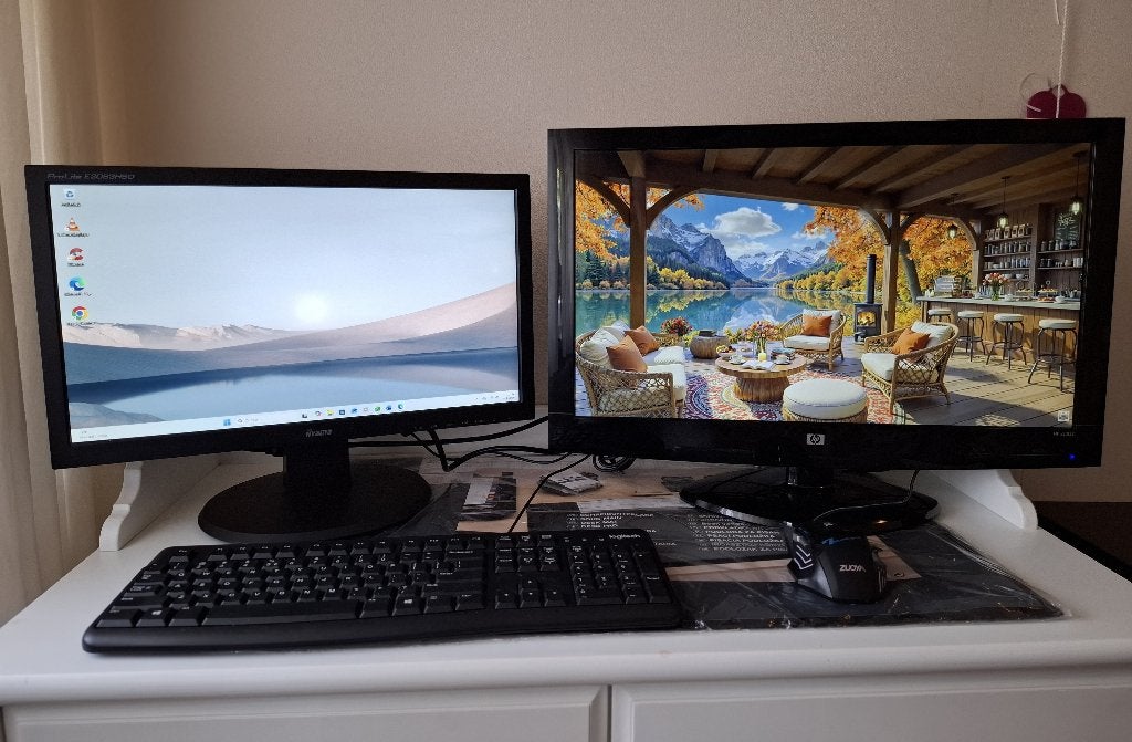 pc met twee schermen, Computers en Software, Desktop Pc's, Ophalen, Gebruikt, Met monitor, Medion