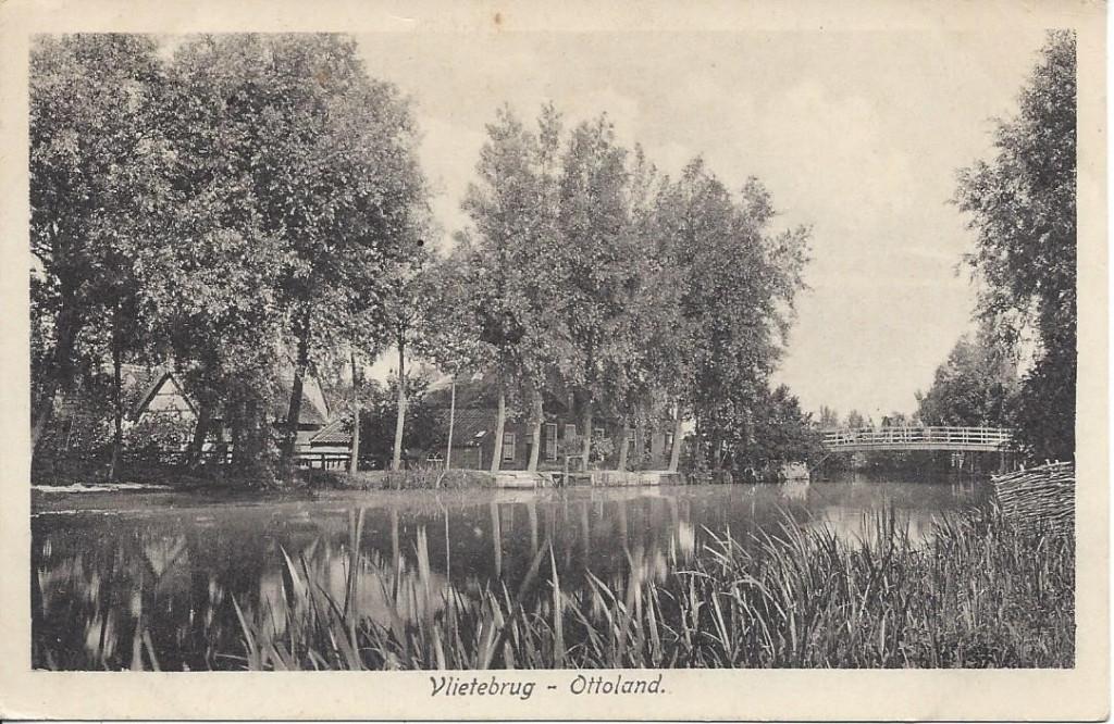 Ottoland (Z.H.) Vlietebrug, Dorpsgezicht, ca. 1925 gelopen, Verzamelen, Ansichtkaarten | Nederland, Ophalen of Verzenden, 1920 tot 1940