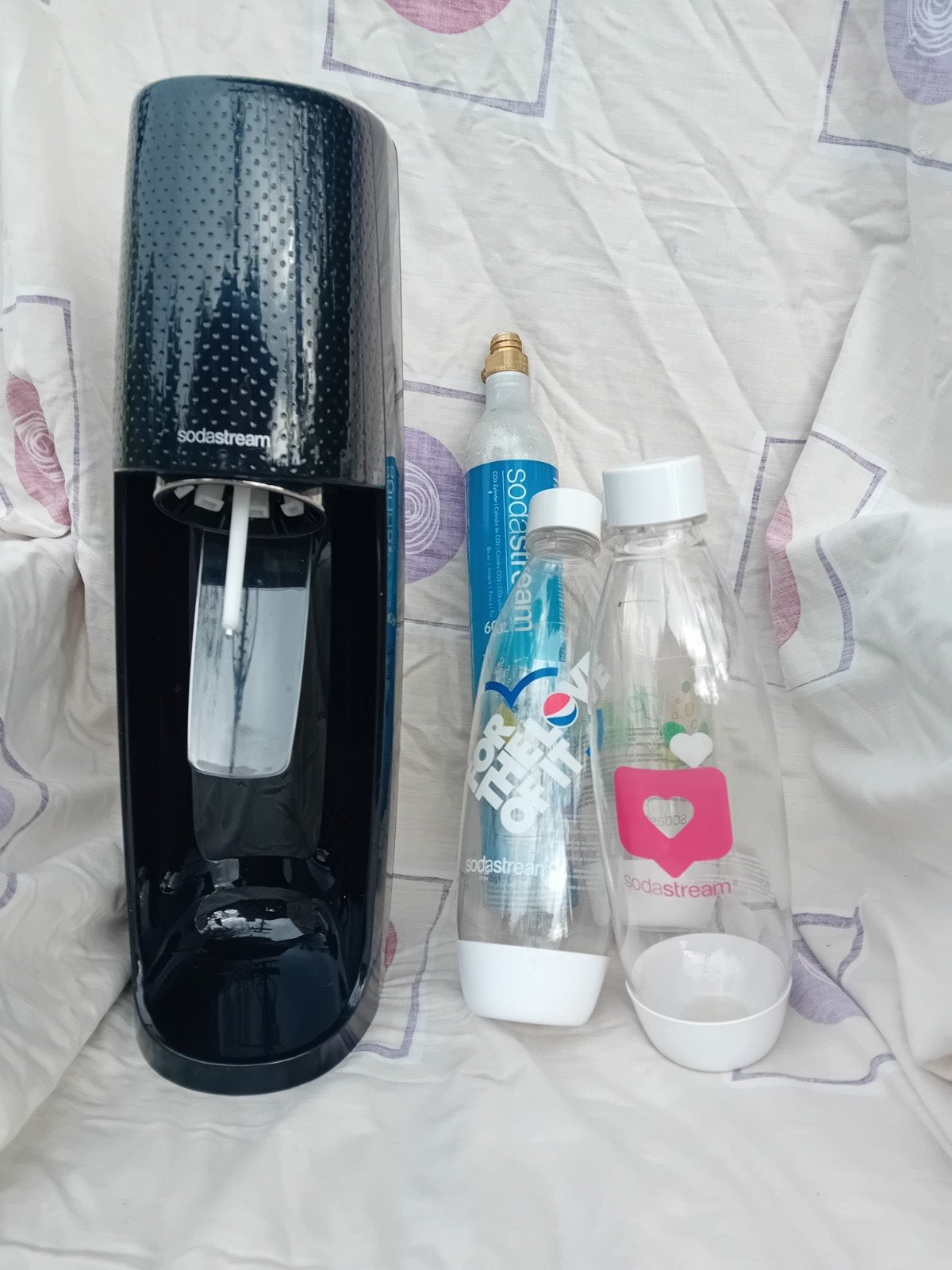 Sodastream met volle cilinder en 3 drinkflessen, Witgoed en Apparatuur, Bruiswatermachines, Ophalen of Verzenden, Gebruikt