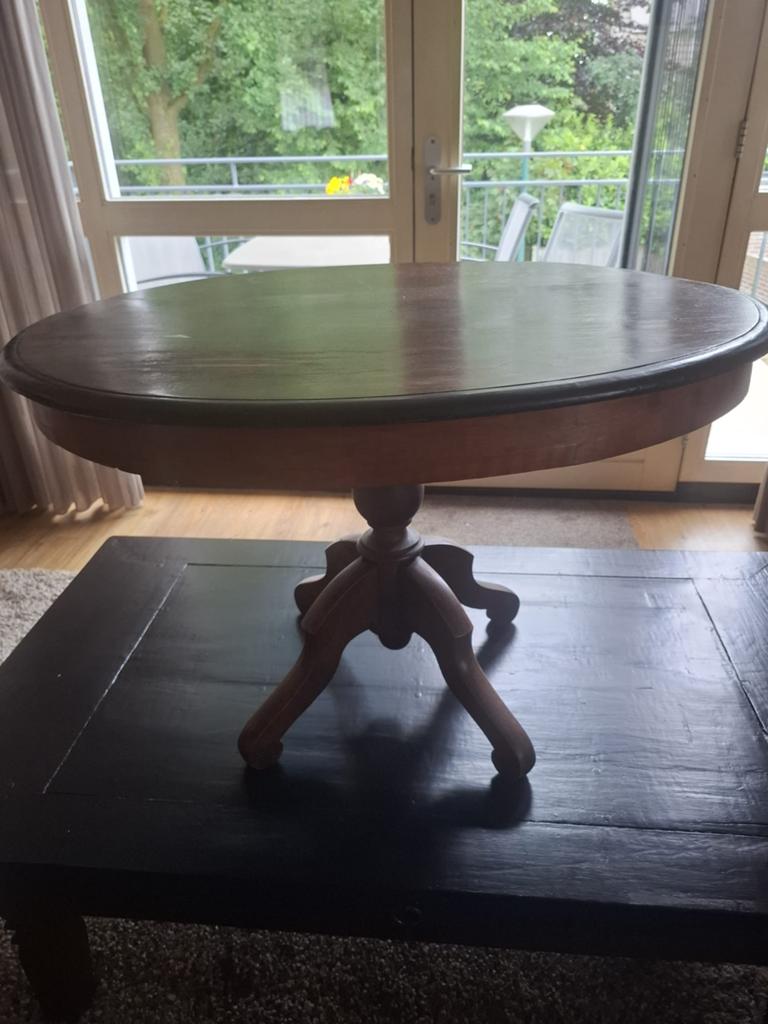 Koloniale bijzettafeltje, Ophalen
