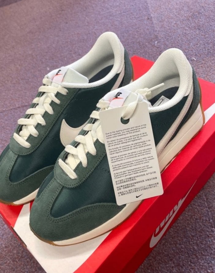Nike Pacific sneakers Green Pale Ivory maat 40.5 nieuw, Ophalen, Nike, Nieuw, Sneakers of Gympen
