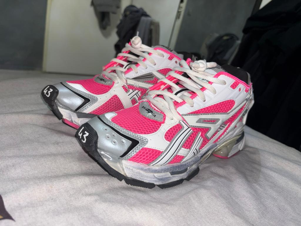 Balenciaga Runner 43, Kleding | Heren, Schoenen, Ophalen of Verzenden, Zo goed als nieuw, Overige kleuren