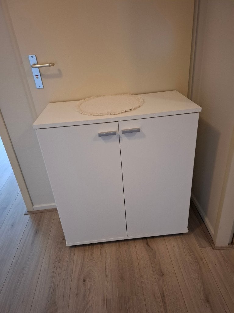 2 deurs kastje met legplank, Huis en Inrichting, Ophalen, Zo goed als nieuw