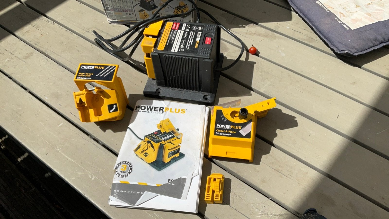 Powerplus POWX135 Multifunctionele Slijpmachine 65W, Ophalen of Verzenden, Zo goed als nieuw, Minder dan 700 watt, Werkbankslijpmachine