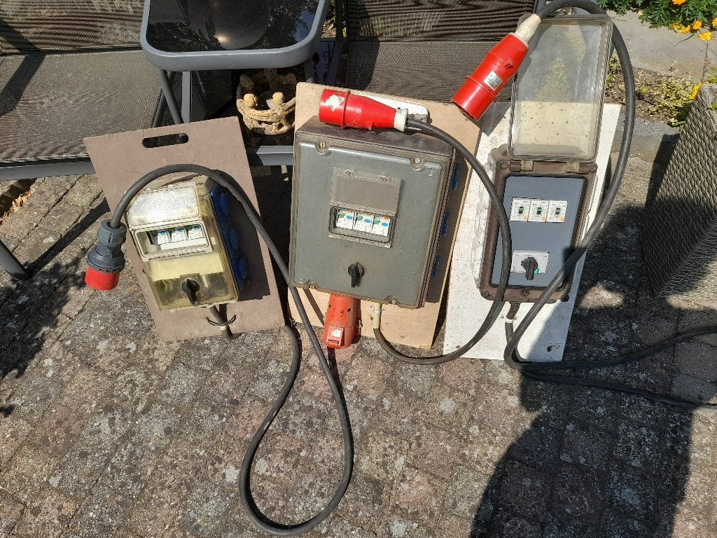 Te koop: 3 ‘zwerfkasten’, Ophalen, Gebruikt, Groepenkast