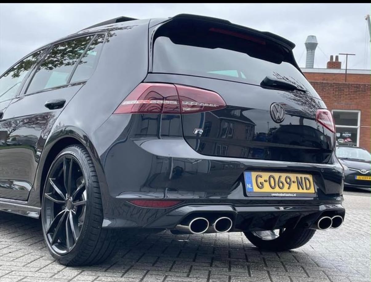 Foto 11 van Volkswagen Golf 2.0 TSI R 221KW 5D 4MOTION DSG 2014 Zwart