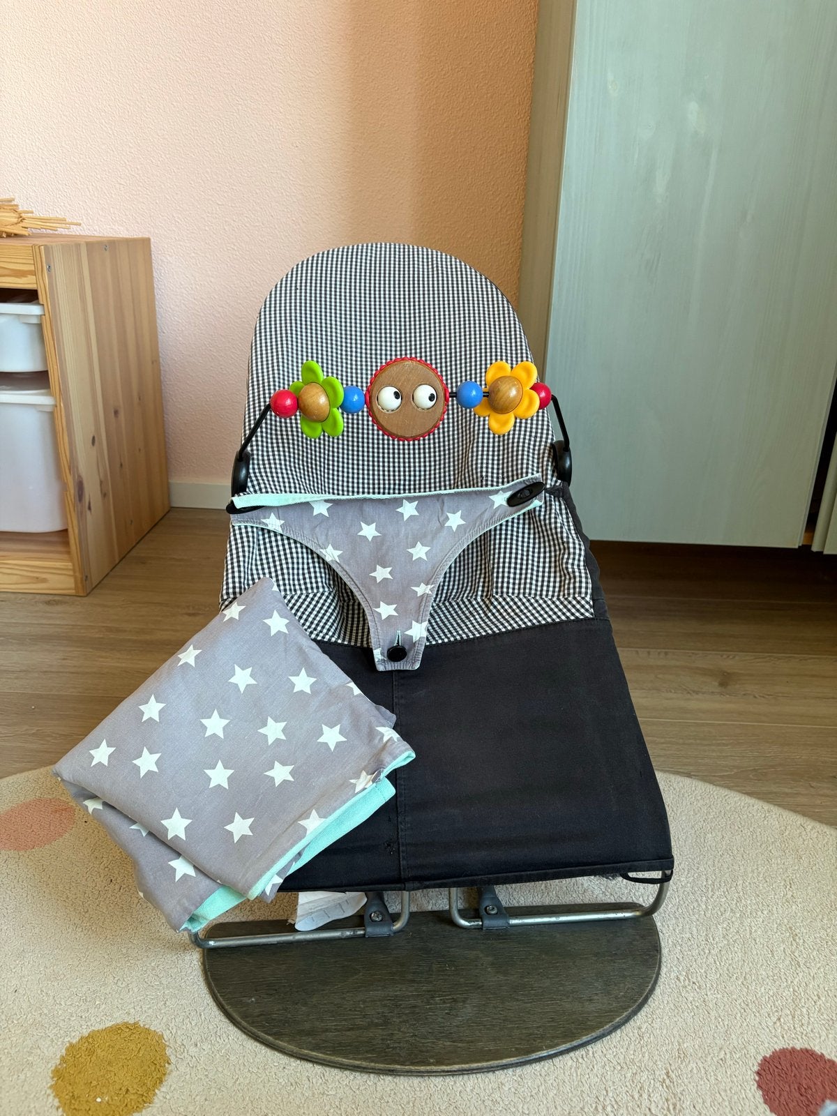 BabyBjörn wipstoel met speelboog en extra hoes, Kinderen en Baby's, Ophalen, Gebruikt, Wipstoel, Met gordel(s) of riempje(s)