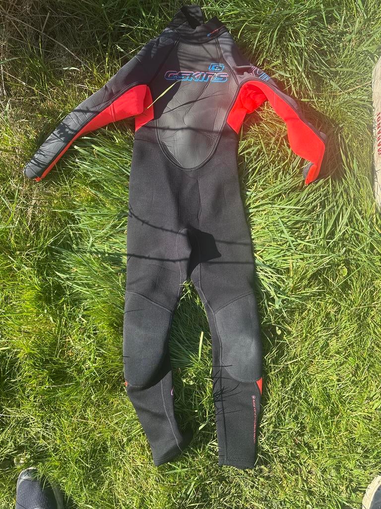 C-Skins wetsuit MS/6 zwart-rood, Watersport en Boten, Ophalen, Gebruikt, Kind, Wetsuit