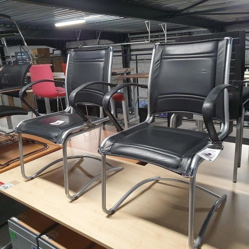Set 2x Kantoorstoel zwarte skai vergaderstoel sledeframe, Huis en Inrichting, Ophalen, Gebruikt, Vijf, Zes of meer stoelen