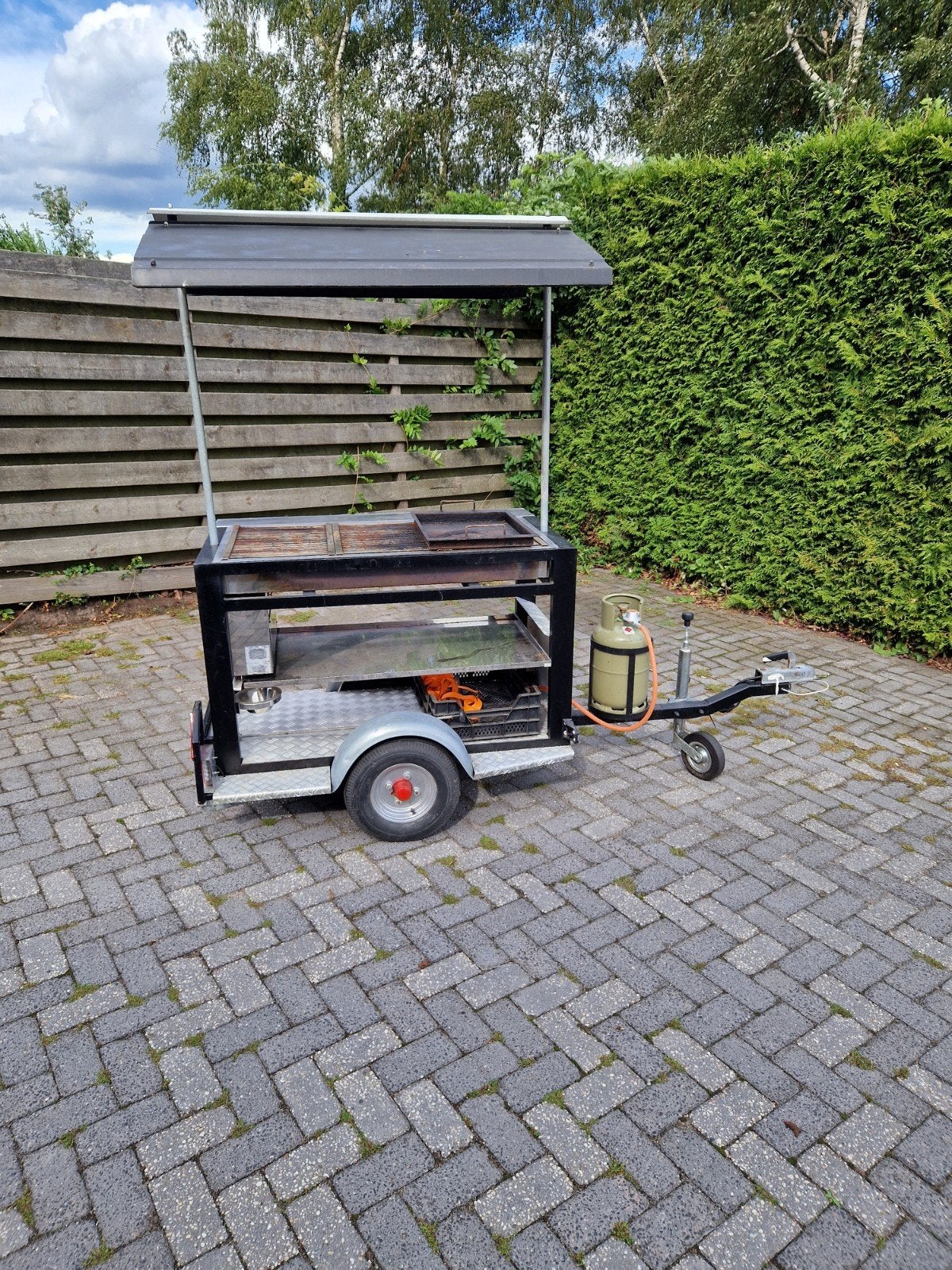 Ivas Hendi BBQ aanhanger - Complete mobiele grilloplossing, Tuin en Terras, Ophalen, Zo goed als nieuw, Ivas Hendi