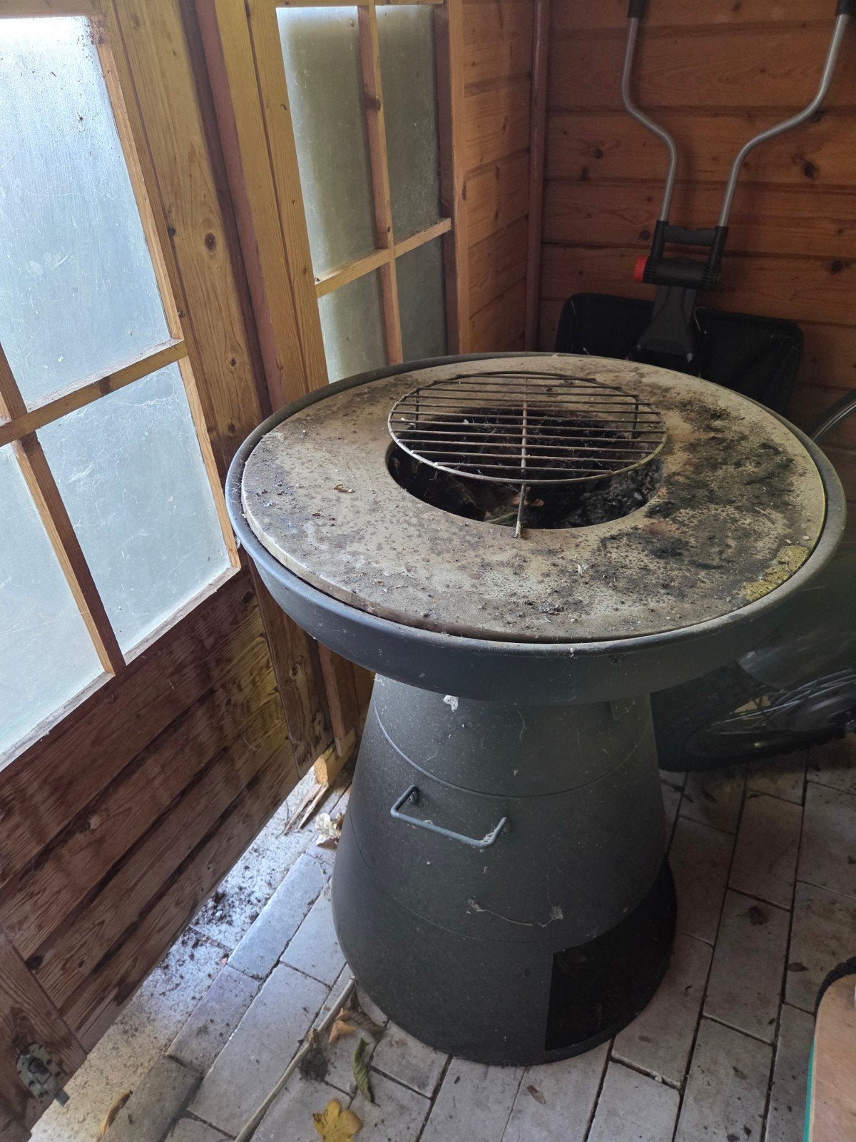 Gebruikte vuurkorf/vuurton met grillrooster, Ophalen, Gebruikt, Vuurkorf