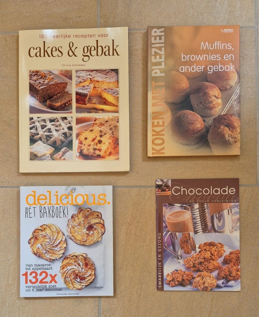 4 bakboeken o.a. Cake & gebak- Delicious het bakboek, Ophalen of Verzenden, Zo goed als nieuw
