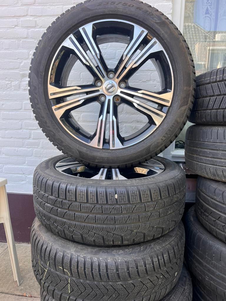 Set Banden met velgen Volvo originele 235 50 19, Zakelijke goederen, Agrarisch | Onderdelen | Banden, Velgen en Assen, Ophalen
