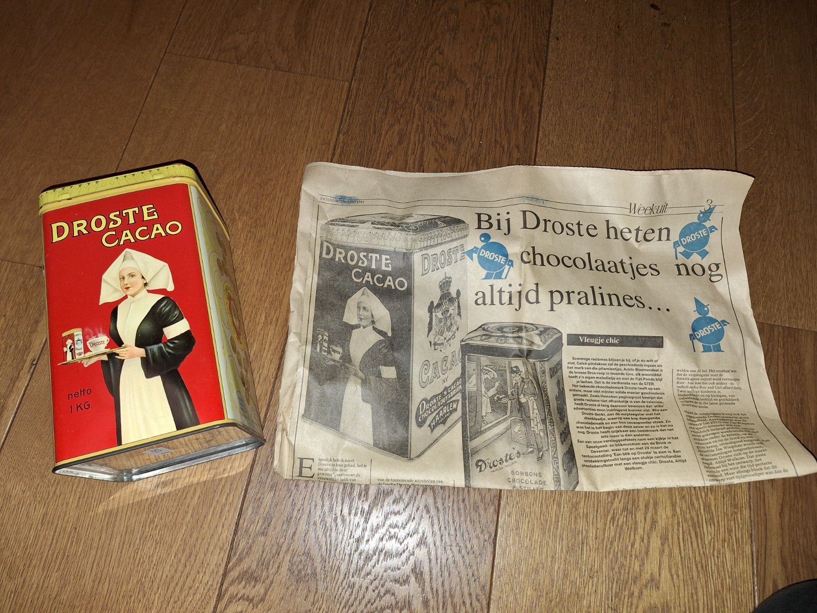 Grote vintage Droste Cacao blik 1kg met oude krant, Ophalen of Verzenden, Gebruikt, Overige, Droste