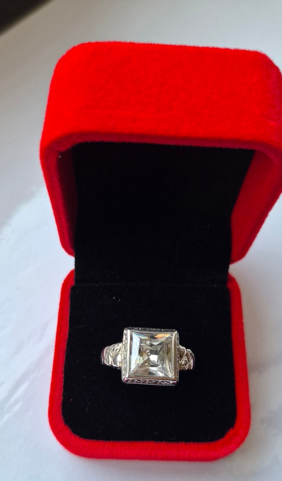 zilveren ring, Met kristal, 19 tot 20, Ophalen of Verzenden, Zo goed als nieuw