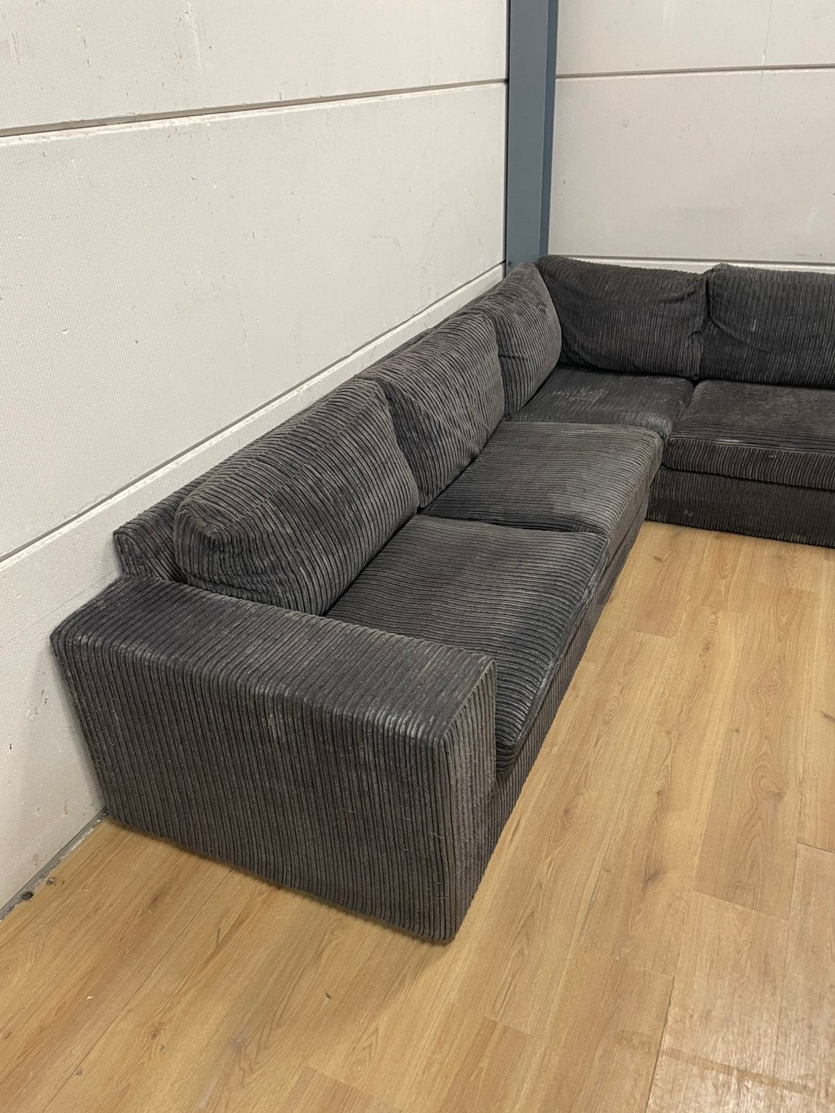 Mooie luxe grote grijze ribstof hoekbank - GEREINIGD!!!, Ophalen, 250 tot 300 cm, Luxe, Hoekbank