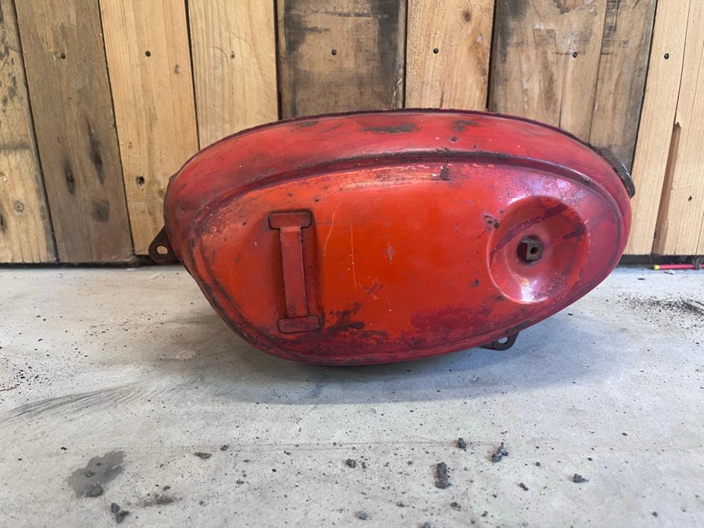 Honda C310 Tank, Fietsen en Brommers, Ophalen of Verzenden, Gebruikt, Tank