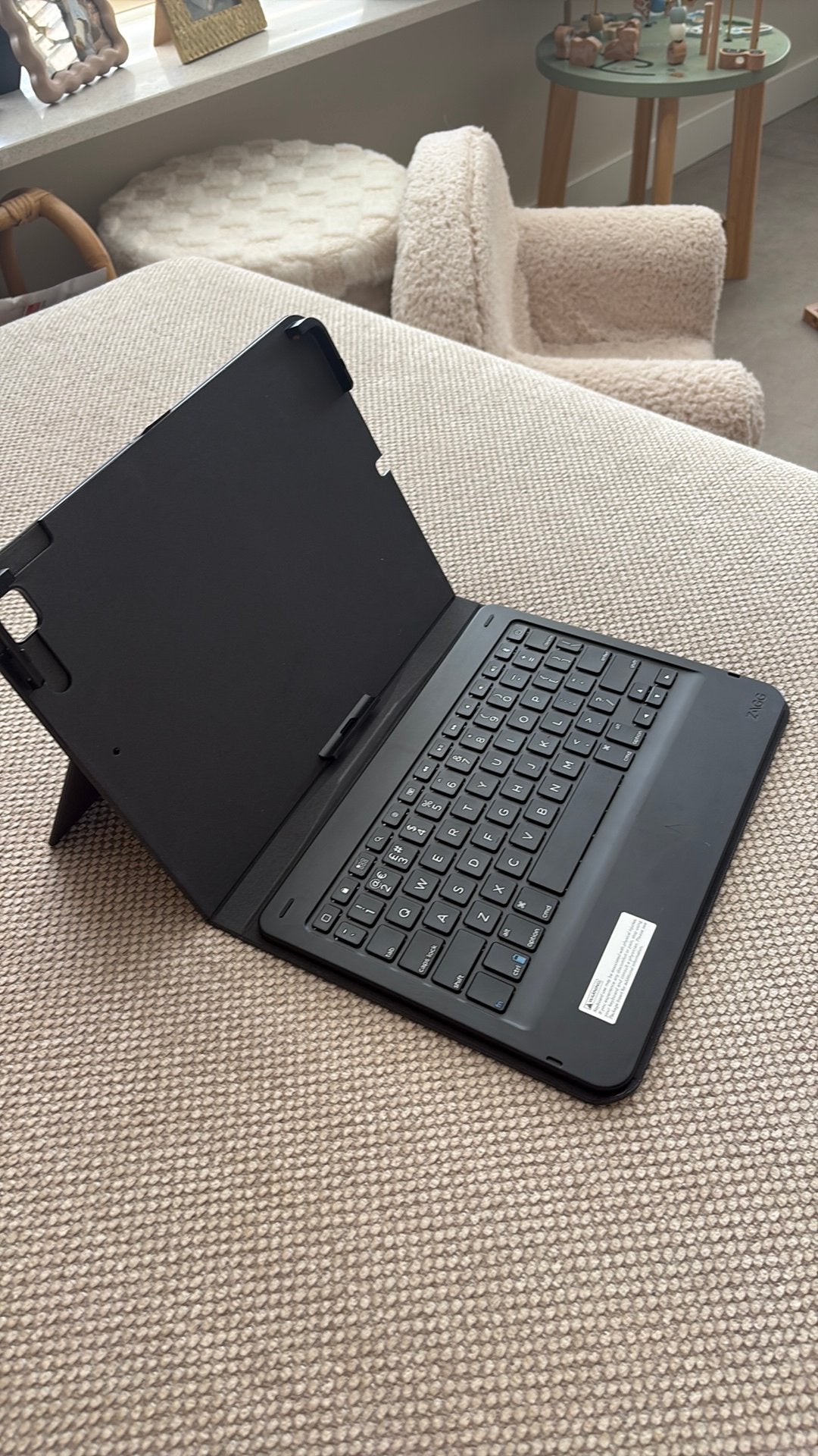 Zagg toetsenbord, Ophalen of Verzenden, Gebruikt, 10 inch, Bescherming voor- en achterkant