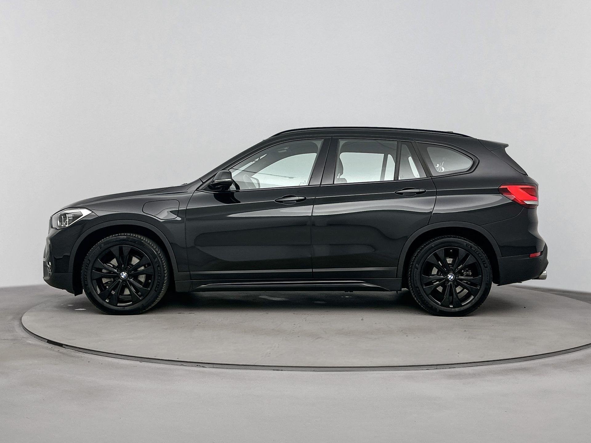 Foto 2 van BMW X1 xDrive25e High Executive 220PK | Automaat | Head-Up D