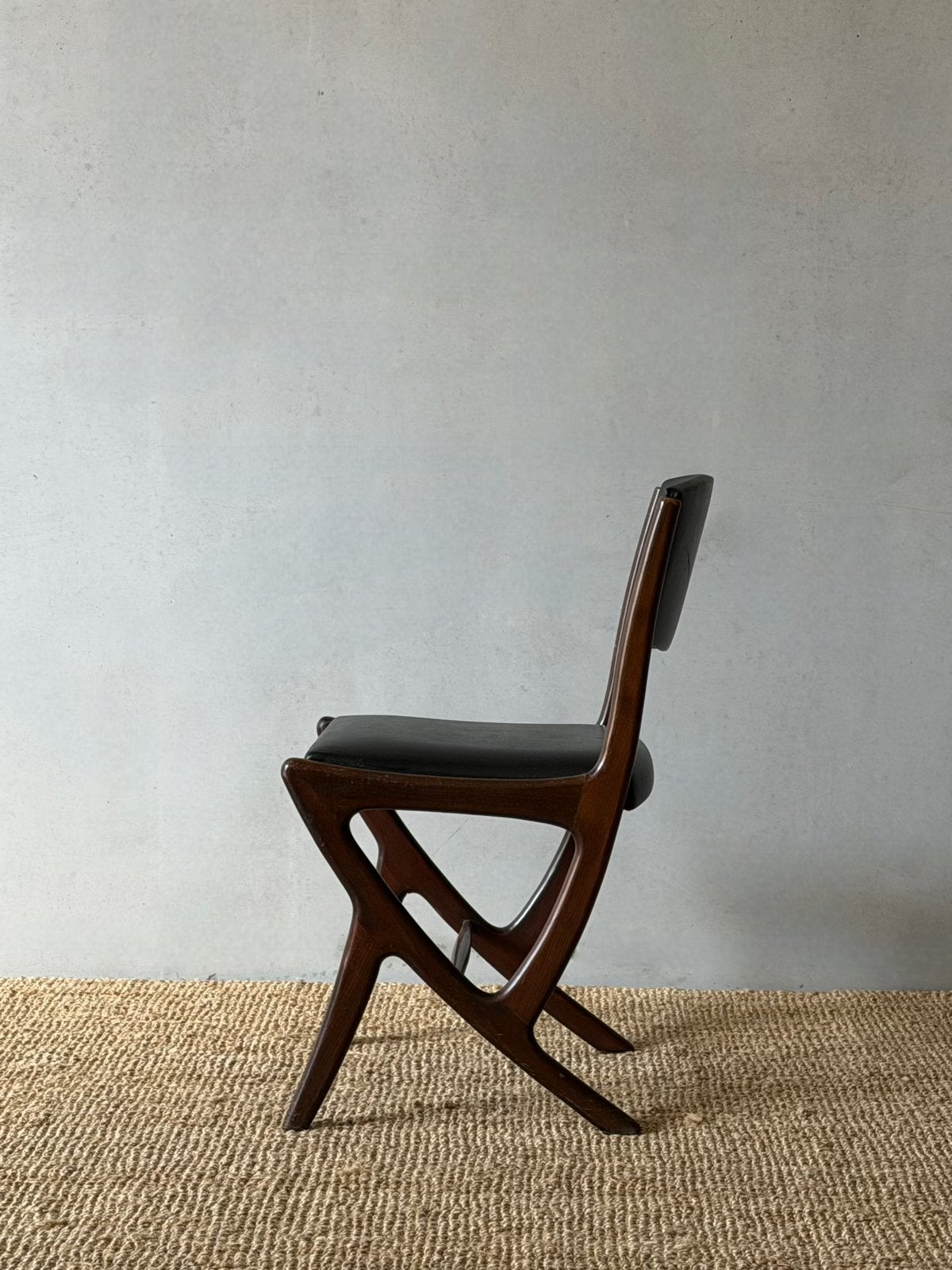 Vintage design mid century houten stoel, Nederland 1980, Ophalen, Zo goed als nieuw, Zwart