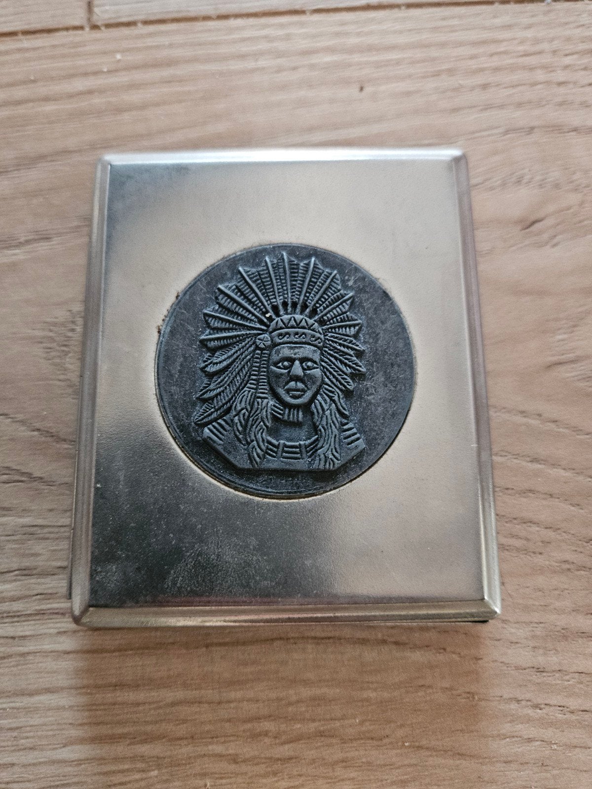 Vintage sigarettendoosje 'Champ' met Indiaan reliëf, Ophalen of Verzenden, Gebruikt, Tabaksdoos of Verpakking