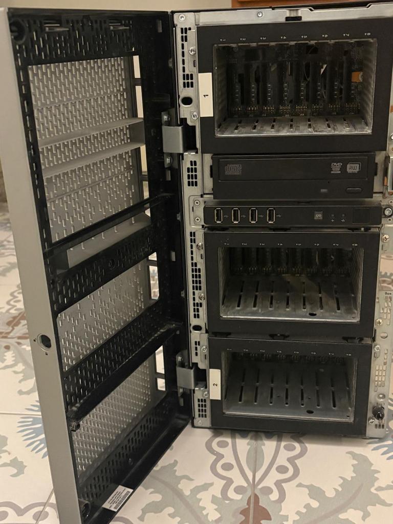 HP ML350p Gen8 server:, Ophalen, Gebruikt, Geperforeerd, Geperforeerd