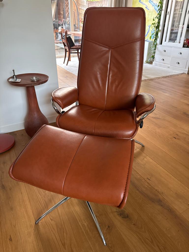 Stressless fauteuil met voetenbank - Cognac leer, Ophalen, Gebruikt, Leer, 75 tot 100 cm