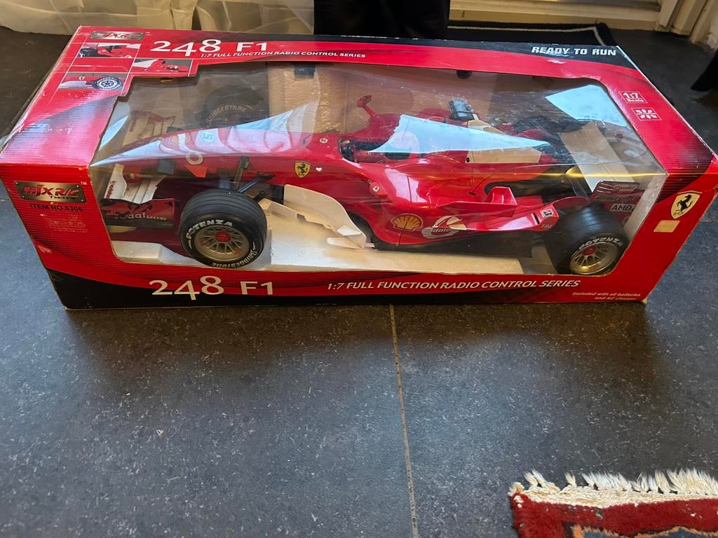 Ferrari 248 F1 1:7 full function radio control series, Hobby en Vrije tijd, Ophalen of Verzenden, Zo goed als nieuw, Bburago