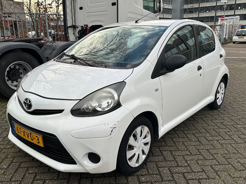 Toyota Aygo 1.0 12V Vvt-i 5DRS 2012 - APK 10-12-2026, Auto's, Voorwielaandrijving, Euro 5, Stof, 4 stoelen