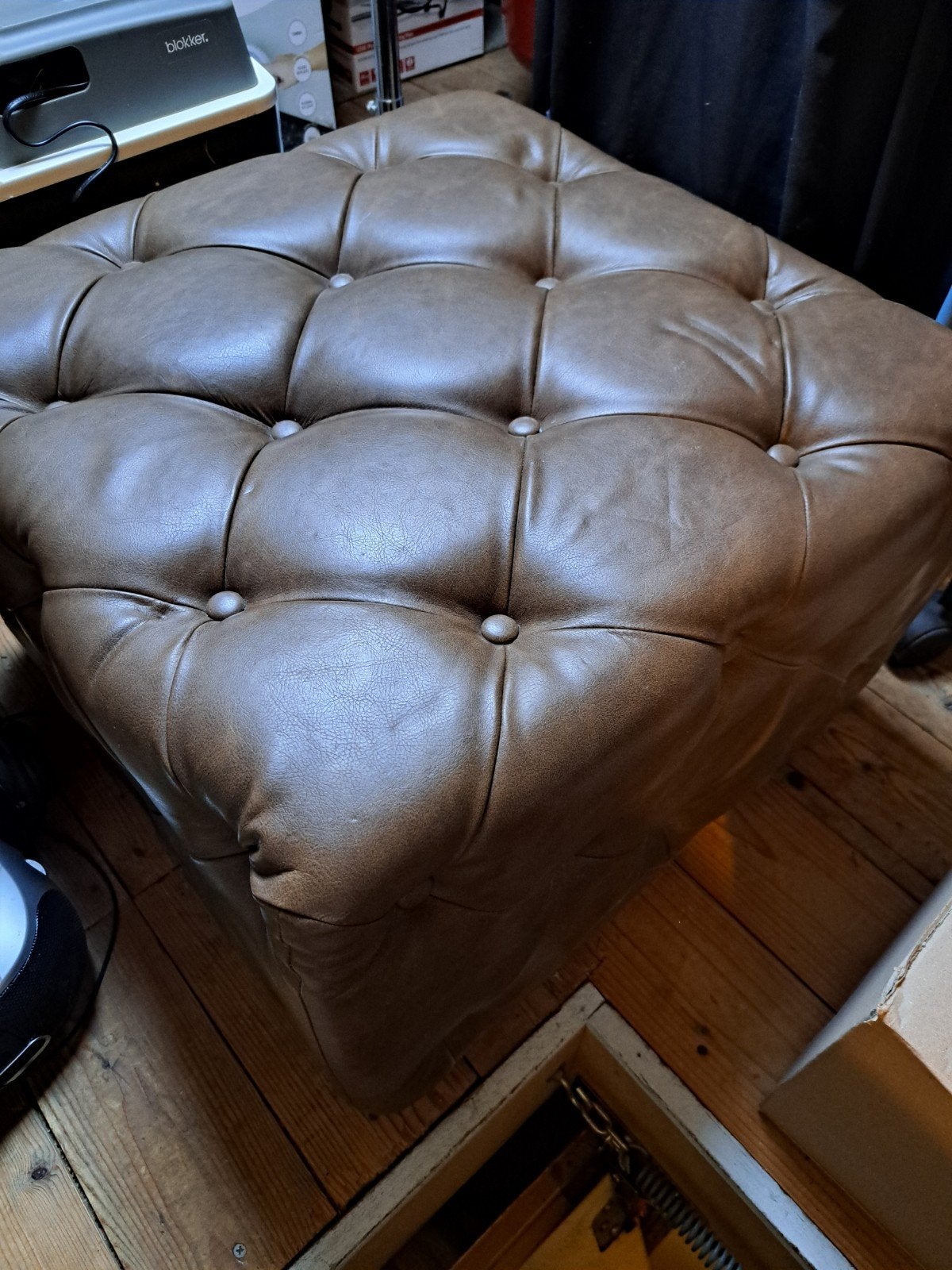 Leren poef / hocker in bruin, Huis en Inrichting, Ophalen, Gebruikt, Leer, Klassiek, Chesterfield