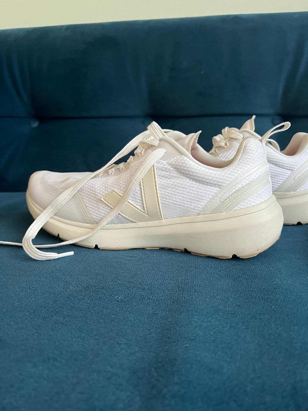 Witte Veja sneakers, maat 40, Ophalen, Wit, Sneakers of Gympen, Zo goed als nieuw