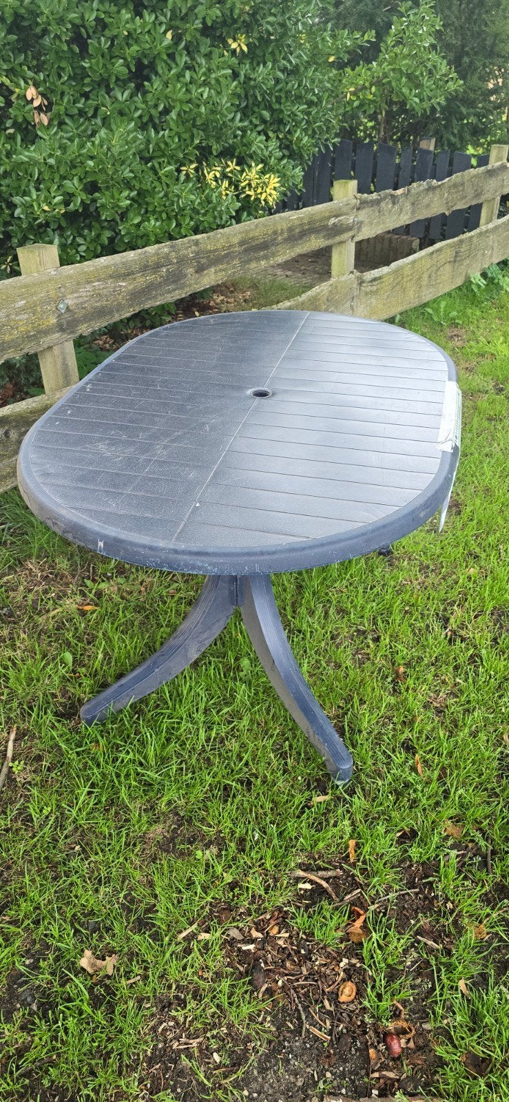 GRATIS Tuin-/Balkontafel - 90x130 cm, Tuin en Terras, Ophalen, Gebruikt, Ovaal, Kunststof