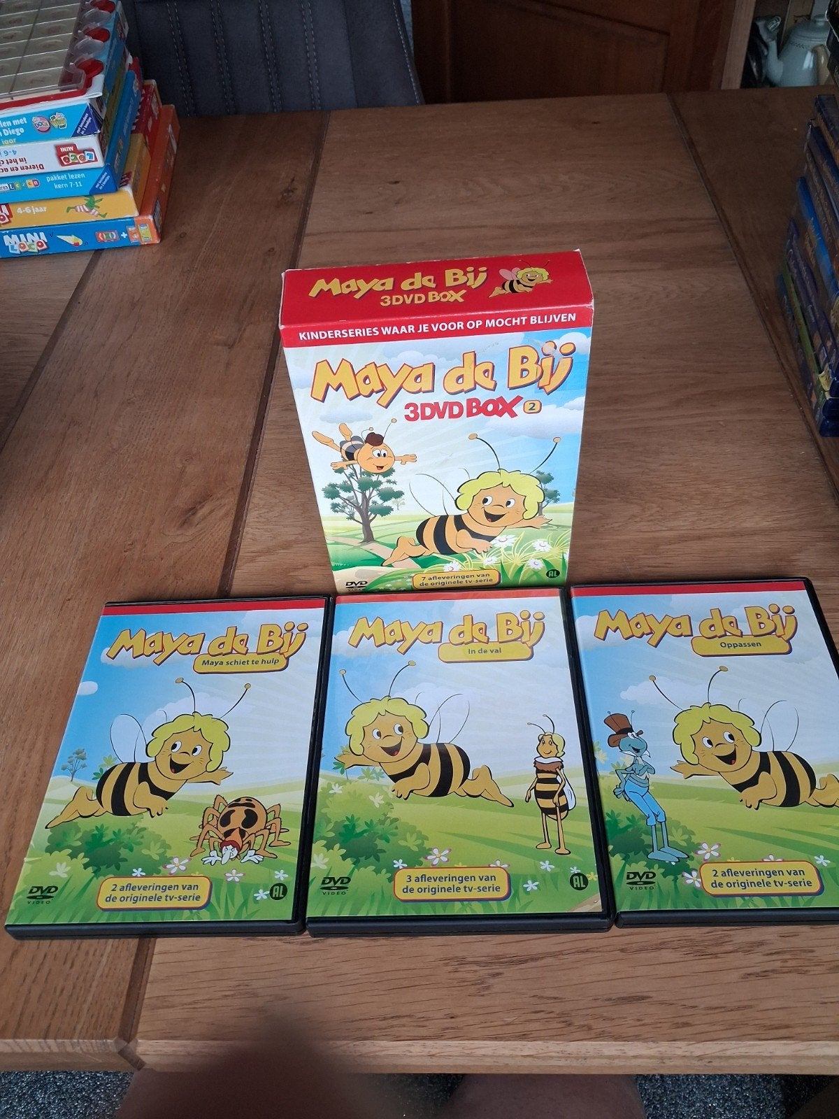 DVD BOX 2 MAJA DE BIJ. 3 DVD'S VAN DE VROLIJKE MAJA DE BIJ, Alle leeftijden, Ophalen of Verzenden, Zo goed als nieuw, Europees