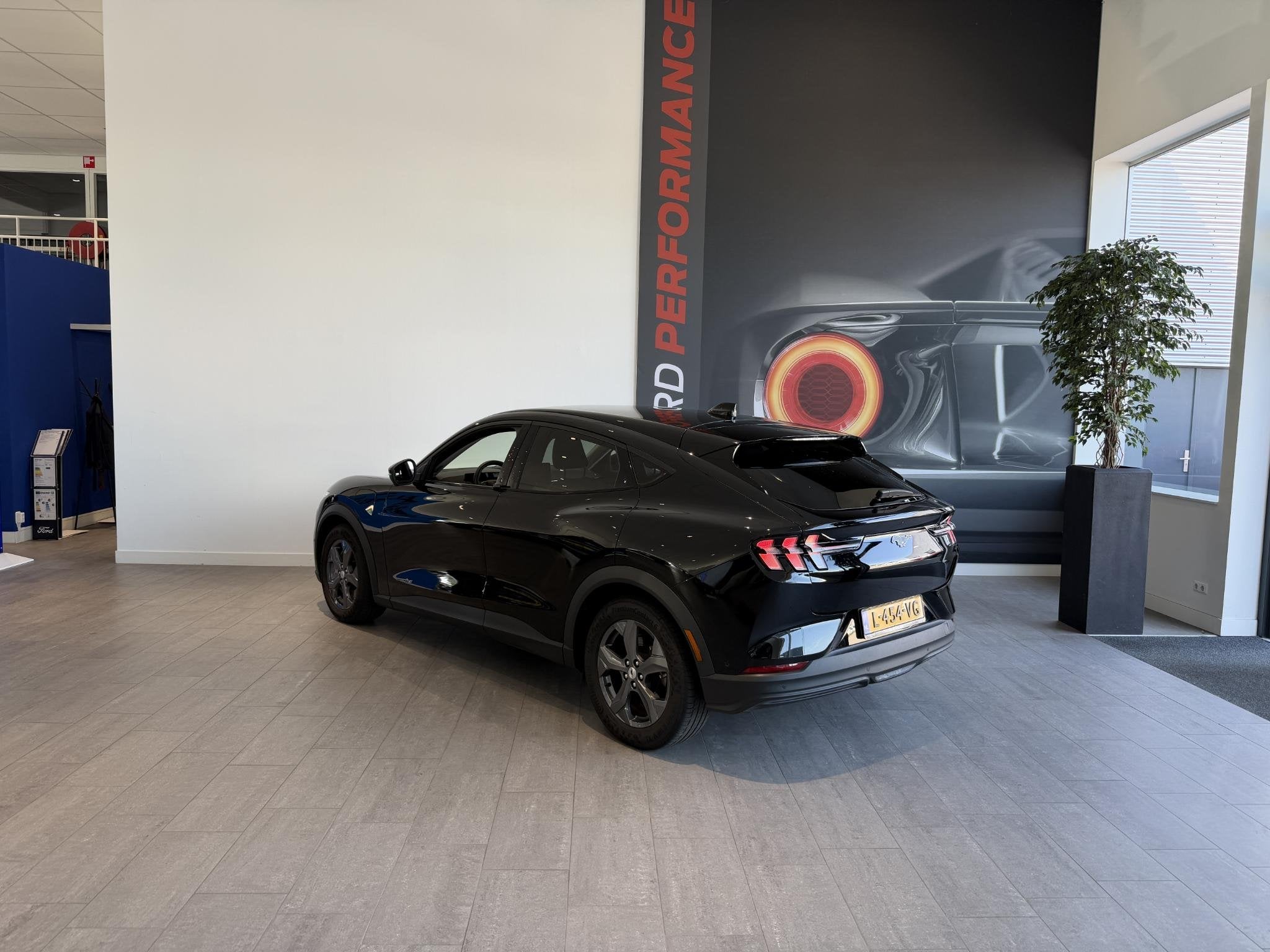 Ford Mustang Mach-E RWD 75 kWh | WINTERPACK | ADAPTIVE CRUIS, Automaat, 12 maanden, Achterwielaandrijving, Gebruikt