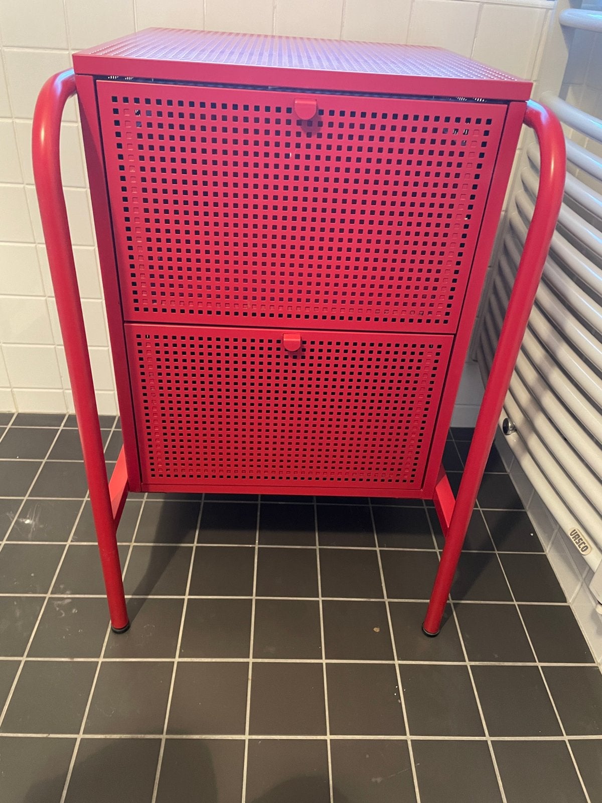 Ladekast staal rood Ikea, Huis en Inrichting, Ophalen, 1 of 2 laden, 50 tot 100 cm, Zo goed als nieuw