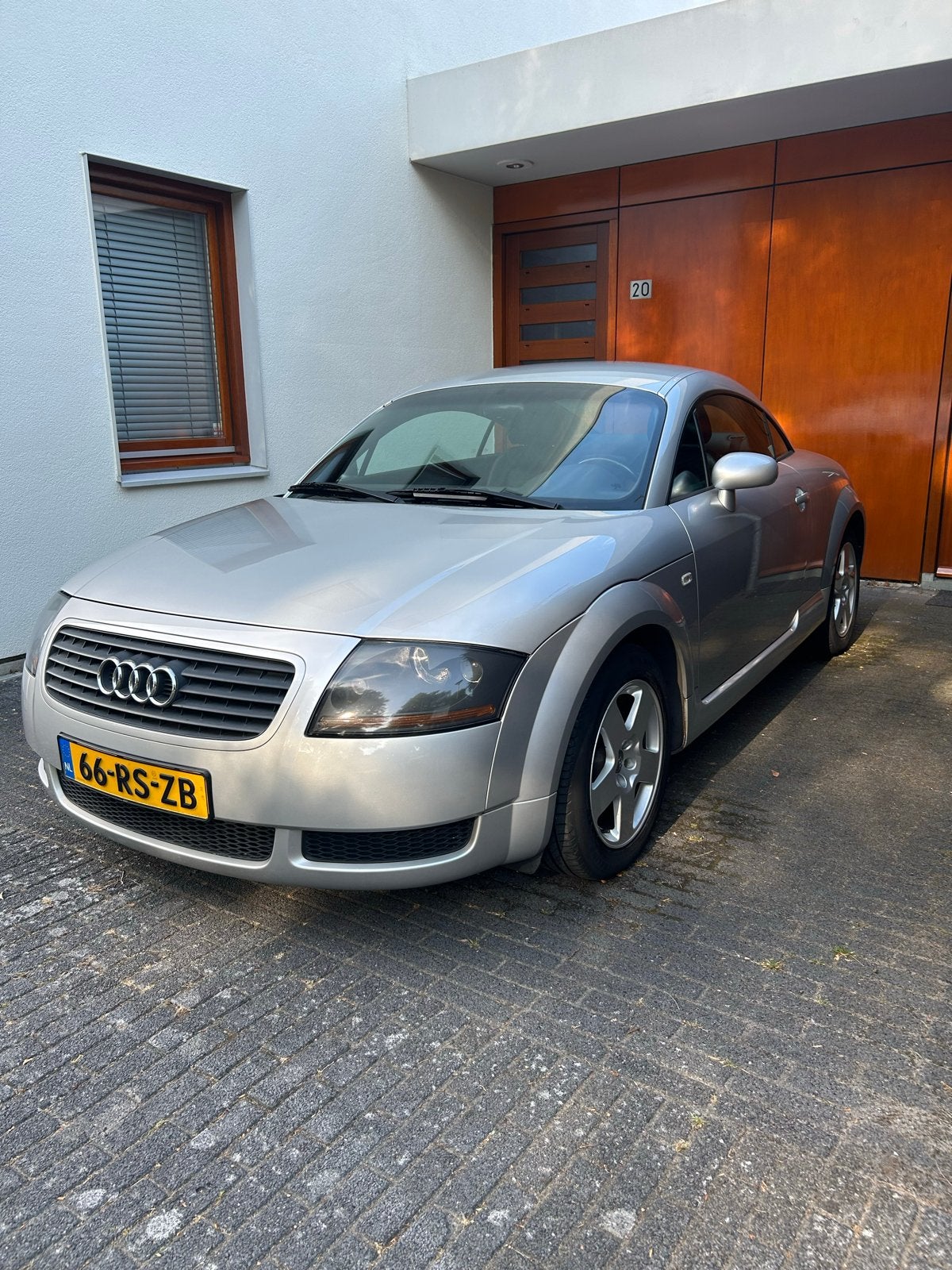 Audi TT 1.8 T Coupe 132KW 2002 Grijs 169.512 eerste eigenaar, Voorwielaandrijving, TT, Zwart, 4 cilinders