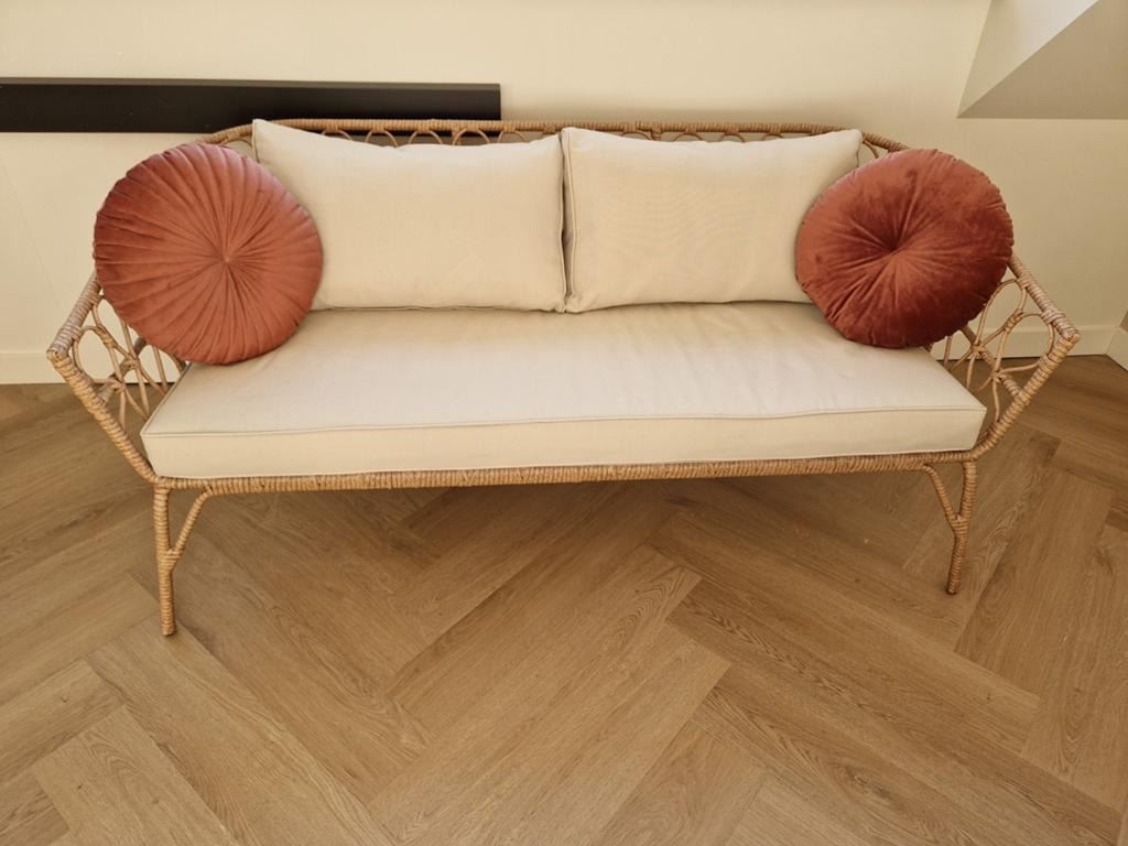 Rotan trouwbankje met kussens, Ophalen, 150 tot 200 cm, Tweepersoons, Zo goed als nieuw