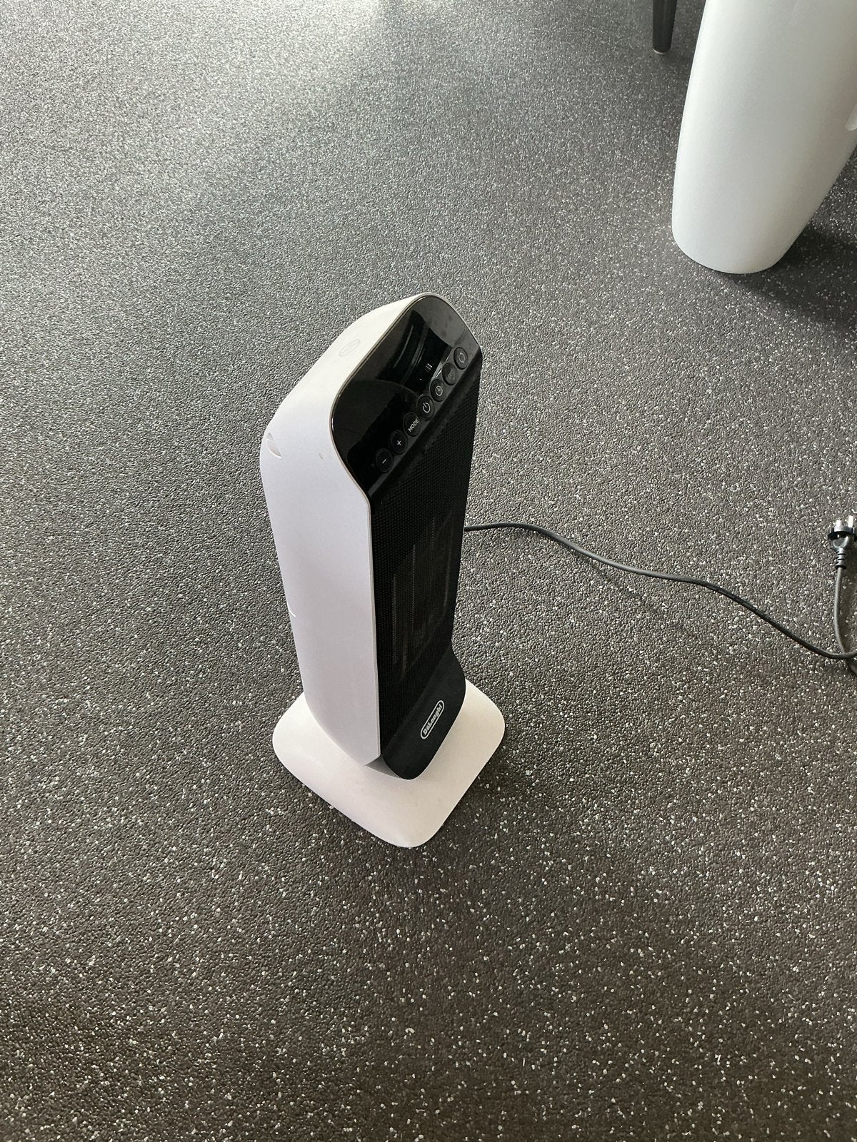 DeLonghi Hete Lucht Kachel HFX25S20 - Keramische Ventilatork, Doe-het-zelf en Verbouw, Ophalen, 30 tot 80 cm, Kachel, Minder dan 60 cm