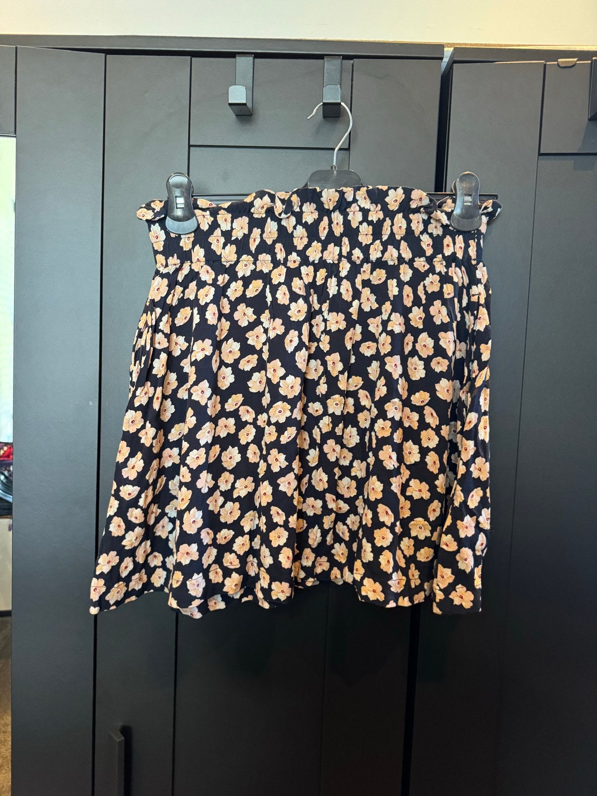 Ganni bloemenprint minirok maat 38, Maat 38/40 (M), Zwart, Ophalen of Verzenden, Zo goed als nieuw