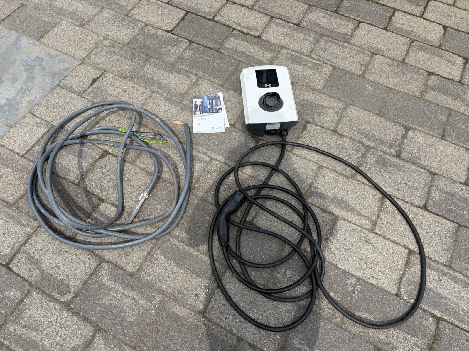 Laadpaal Alfen Eve Single Pro met 7,5 meter vaste laadkabel, Ophalen, Gebruikt, Laadpaal en Laadkabel