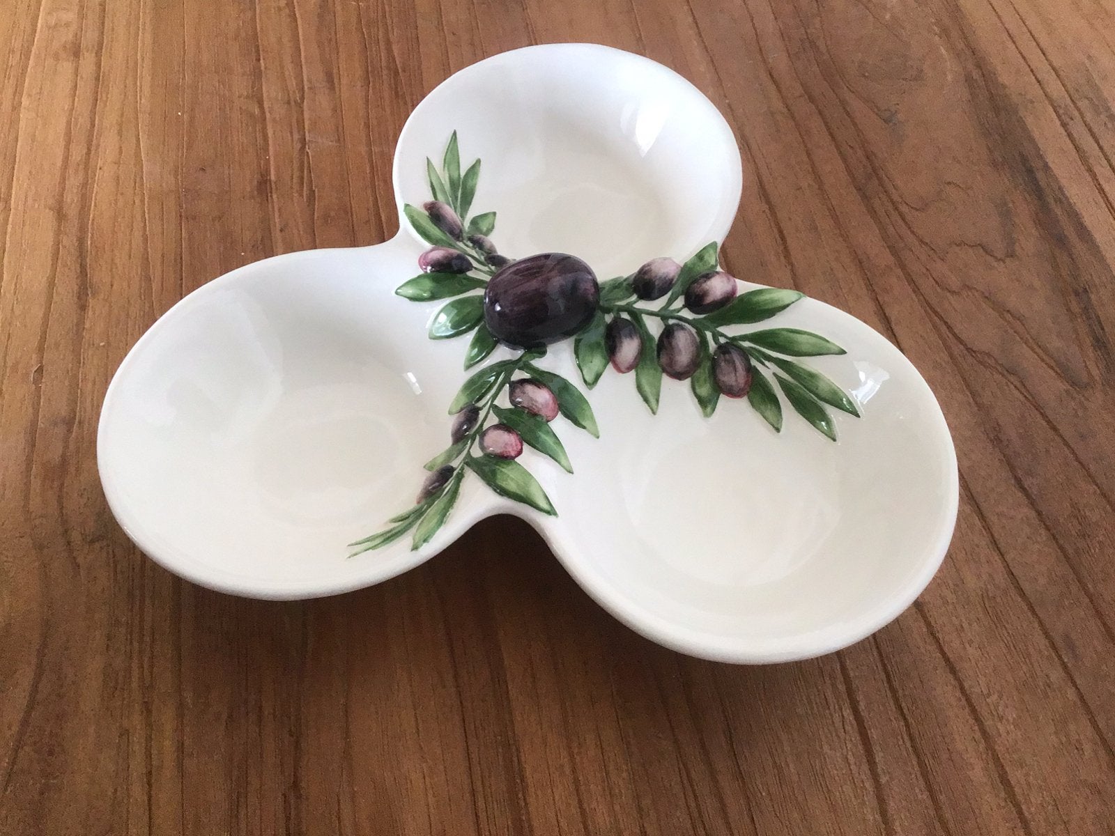Bassano olijf olijven schaal Barbotine 27 cm - NIEUW, Keramiek, Landelijk/Boerenbont, Nieuw, Ophalen of Verzenden