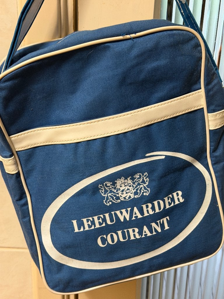 Vintage Leeuwarder Courant Schoudertas - jaren '70/'80, Ophalen of Verzenden, Zo goed als nieuw, Overige typen