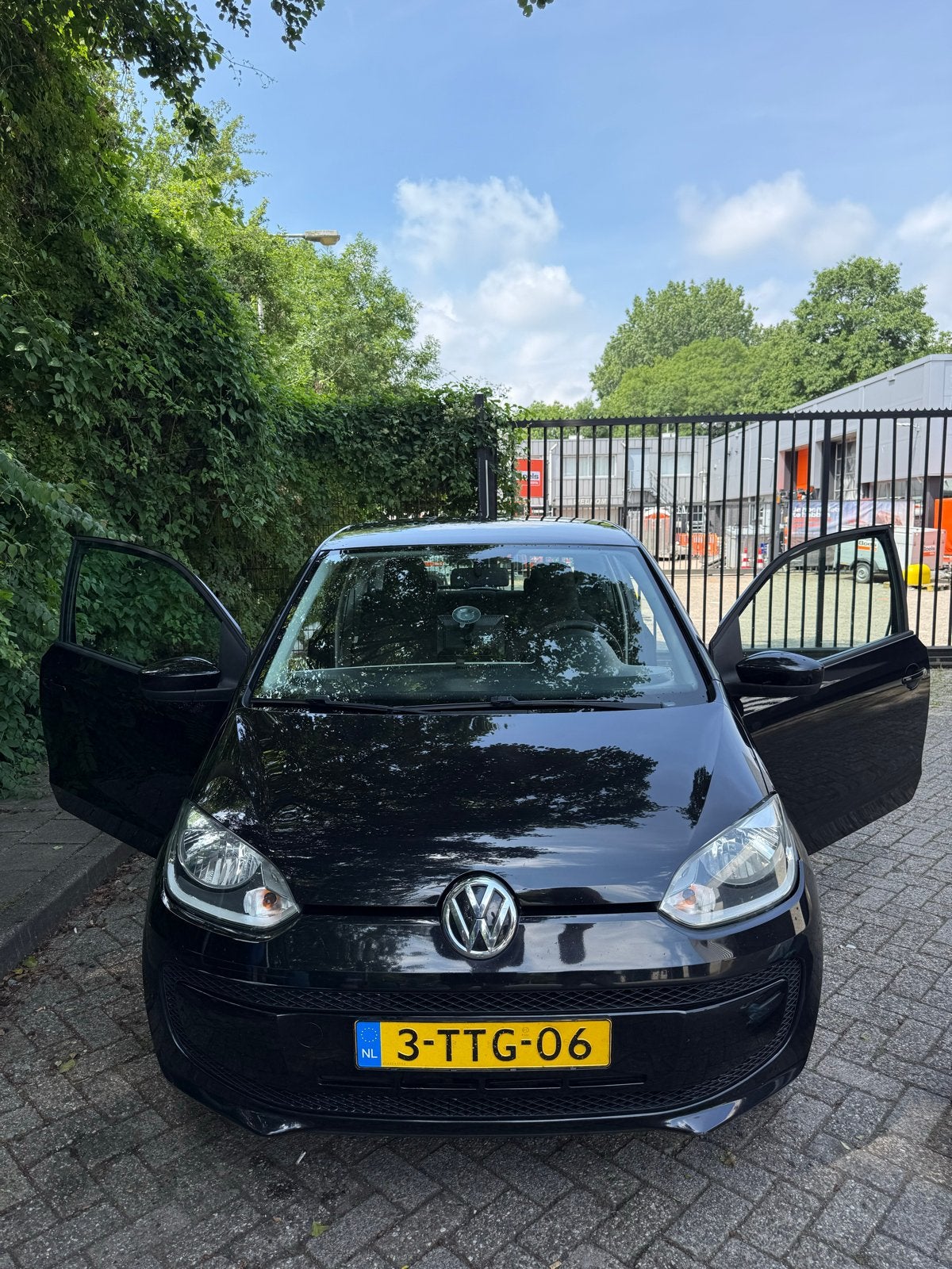 Volkswagen up! 1.0 55KW/75PK 3-DRS 2012 Zwart, Auto's, Volkswagen, 74 pk, Up!, 4 stoelen, Zwart