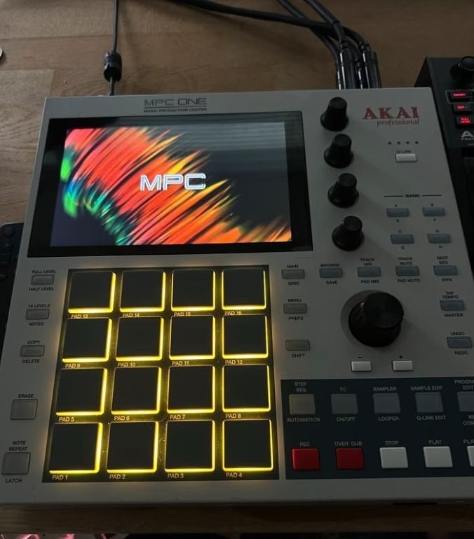 Akai MPC One Retro + Decksaver van Akai, Muziek en Instrumenten, Ophalen of Verzenden, Zo goed als nieuw, Overige merken
