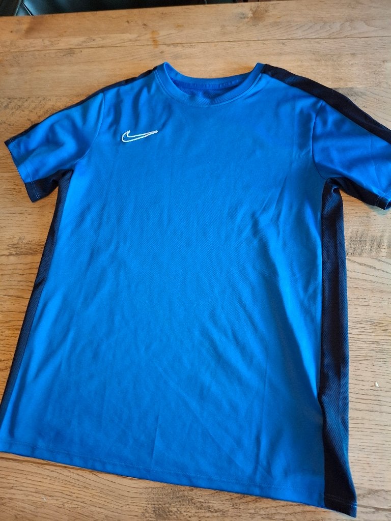 Nike sportshirt maat 164, Sport- of Zwemkleding, Ophalen of Verzenden, Zo goed als nieuw, Nike