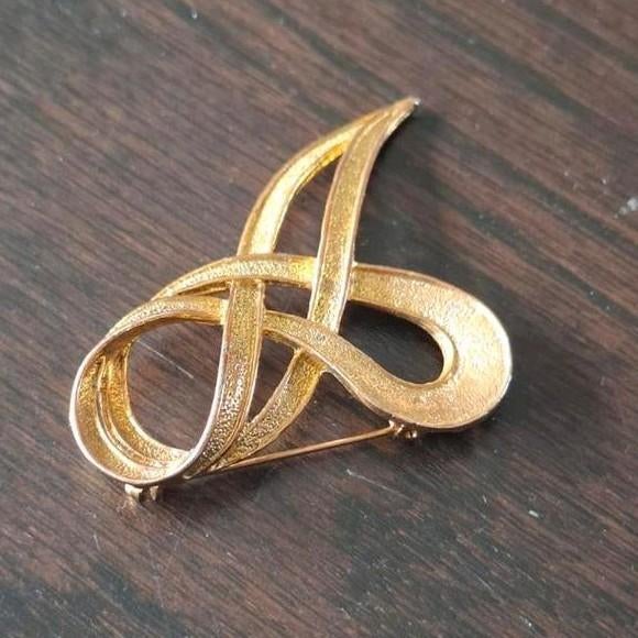 Vintage Goudkleurige Wervelende Broche - Jaren '60, Ophalen of Verzenden