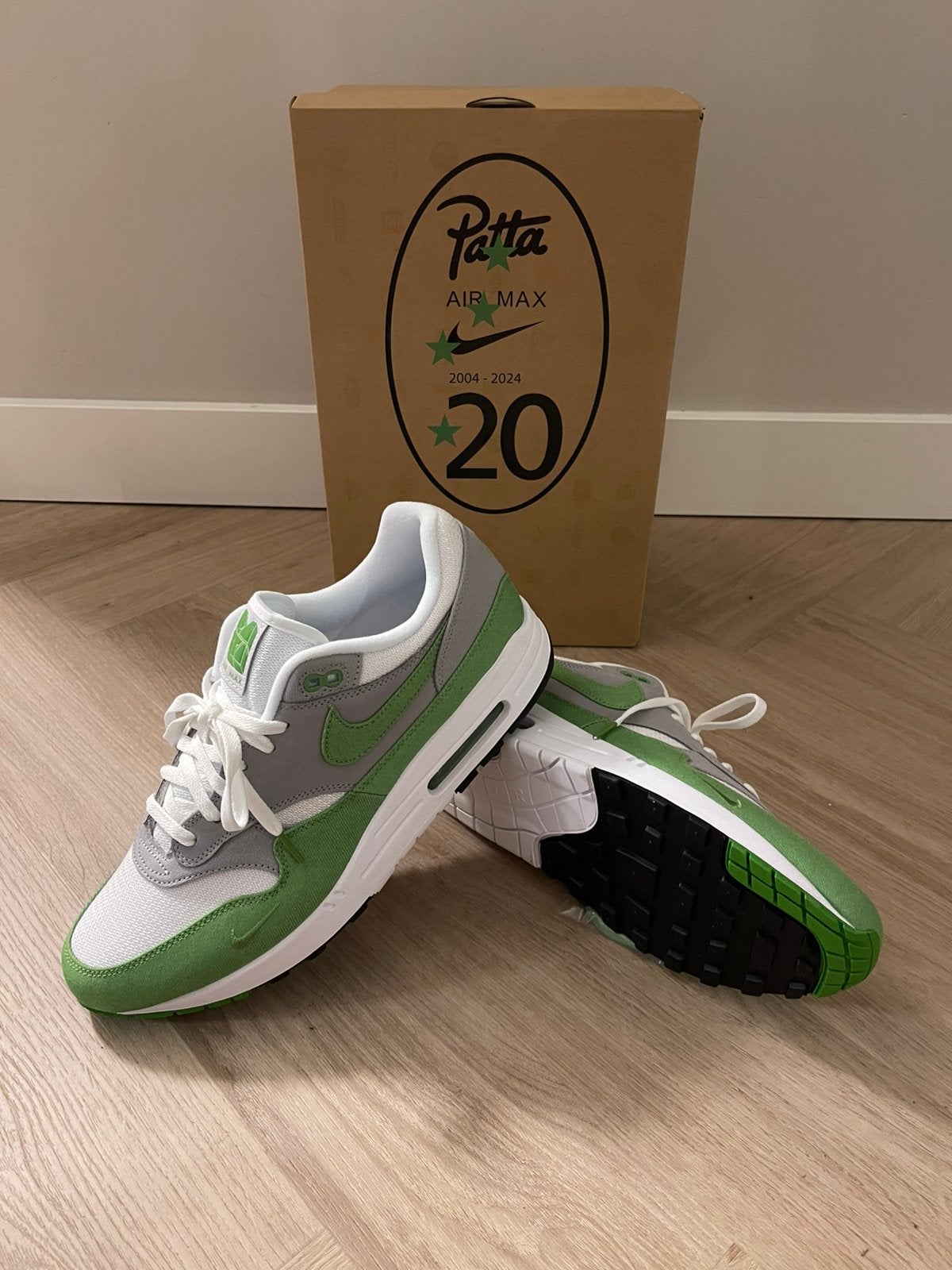 Patta x Nike Air Max 1 SP 'Chlorophyll' - 2024  47,5 US 13, Wit, Nieuw, Ophalen of Verzenden, Sneakers of Gympen